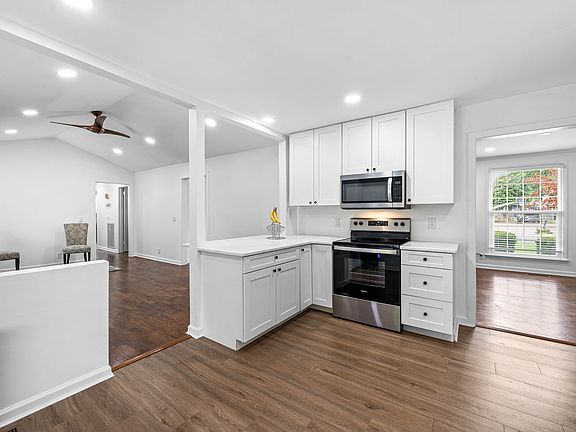 4th image of 195 Berrywood Dr