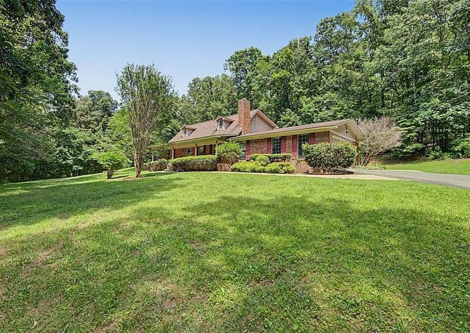 1st image of 403 S Sequoyah Cir NE