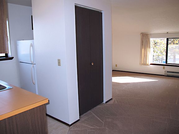 3rd image of 835 N Oak Harbor St APT 201