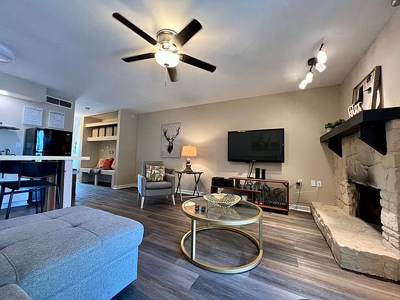 2nd image of 1581 Parkview Dr APT E8
