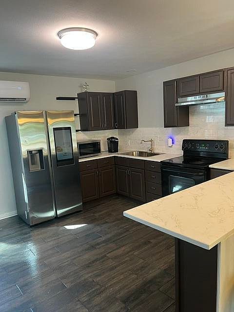 1st image of 300 East Ave