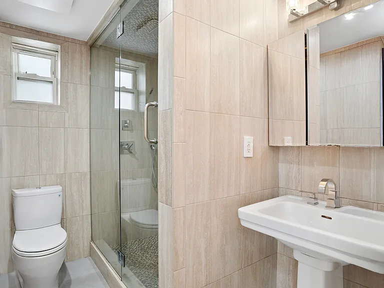 84 Gotham Ave — Photo 12