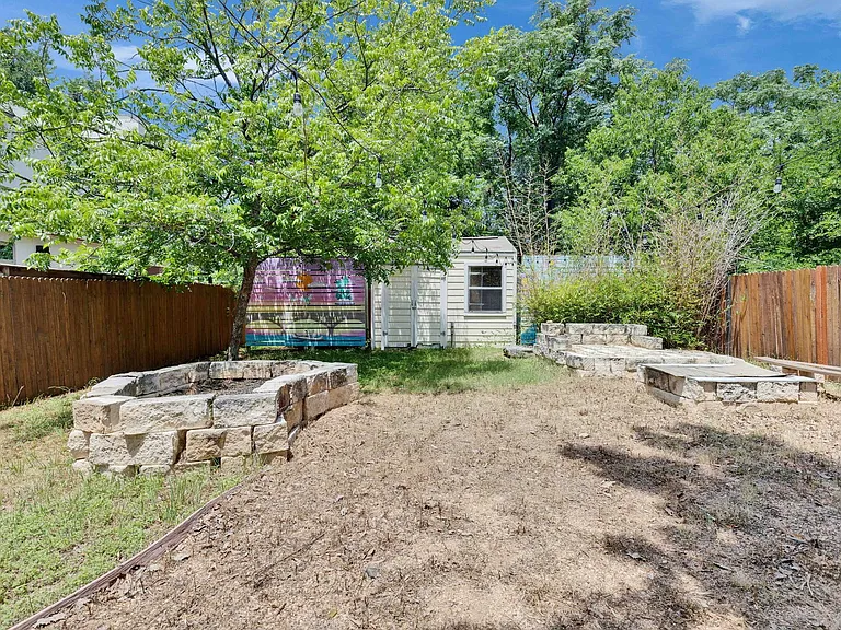 2902 E 13th St — Photo 28