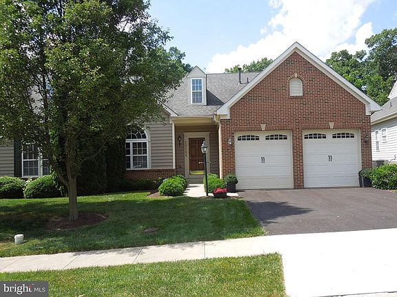 4th image of 10568 Edwardian Ln #128
