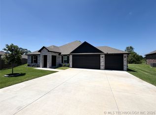 1507 Bluestem Dr, Bartlesville, OK 74006