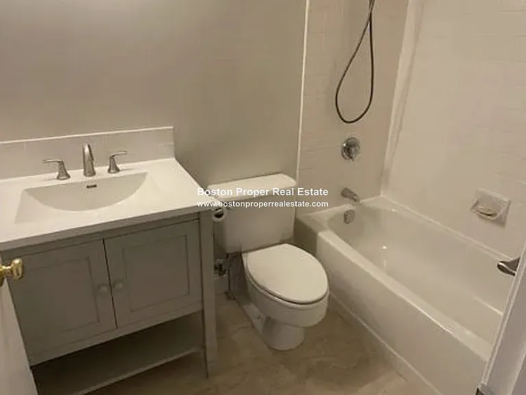 1933 Commonwealth Ave #611 — Photo 7