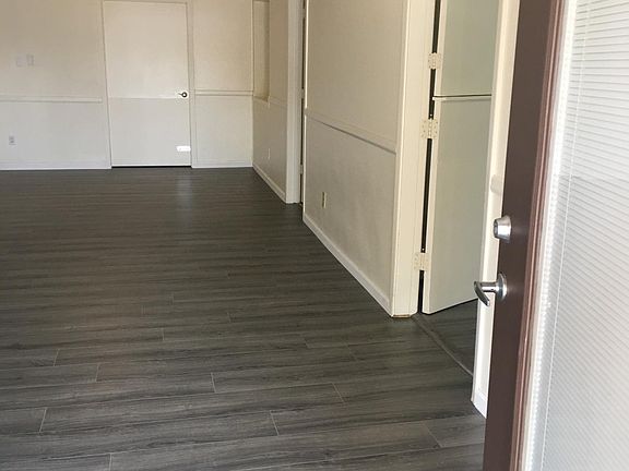 5th image of 2402 Wyoming Blvd NE