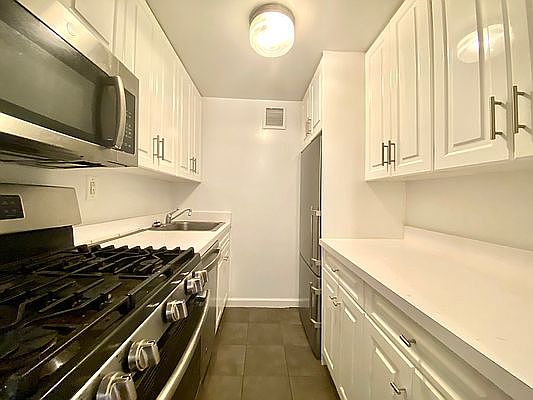 5th image of 201 E 12th St APT 104