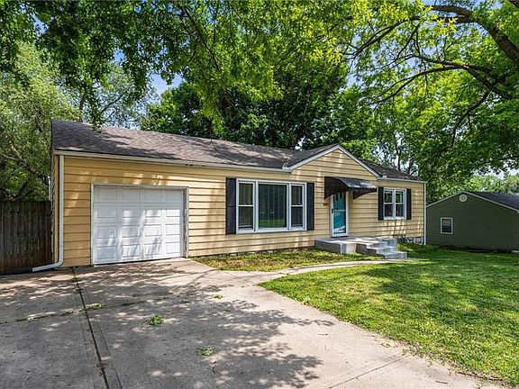 2nd image of 3027 N 77th St