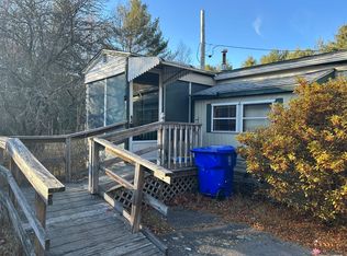 27 Willow Ter, Taunton, MA 02780