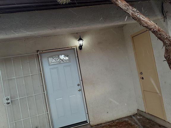 4th image of 625 Jackson Ave #C