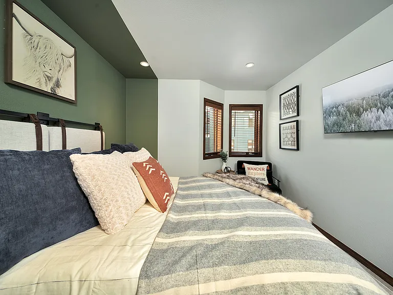 Mahoney Dr — Photo 20