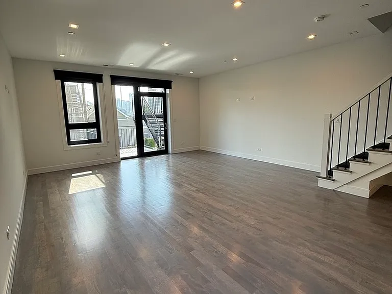 719 N Elizabeth St #3N — Photo 29