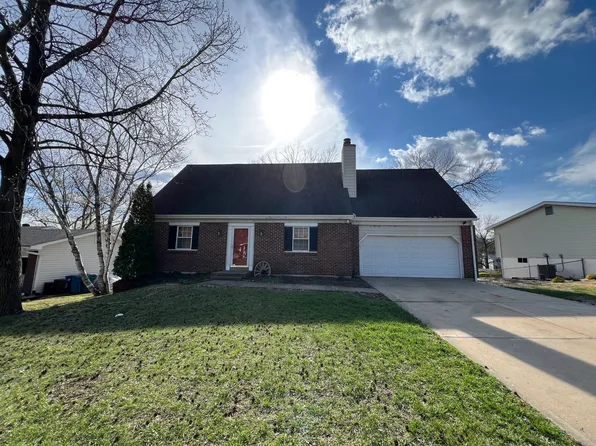 3041 Cherokee Ln, Saint Charles, MO 63301