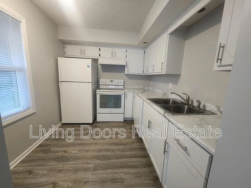 Building Photo - 660 S 20th St #1