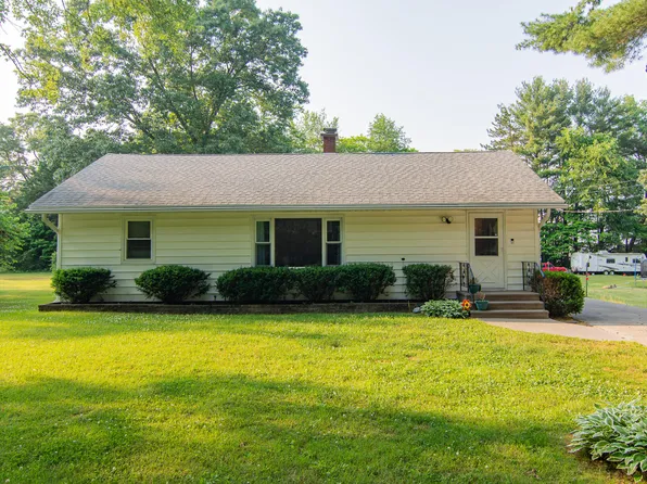 229 Hartman Rd, Niles, MI 49120