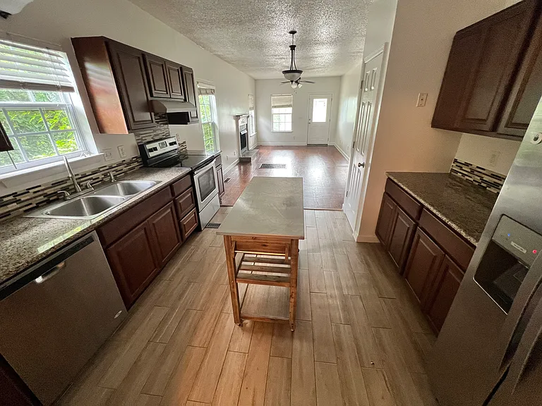 805 Mountain Creek Rd — Photo 16