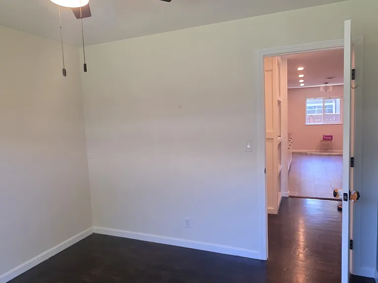 888 Glenn St — Photo 20