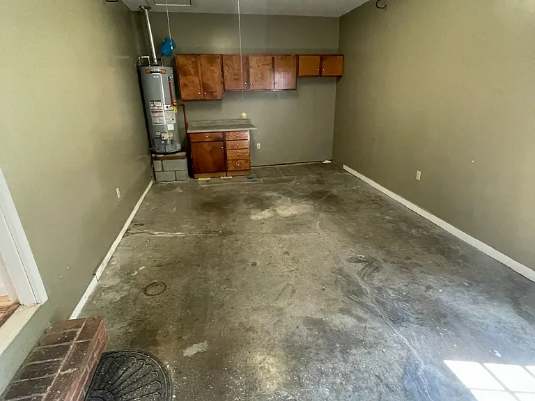 641 Hunters Ln — Photo 18
