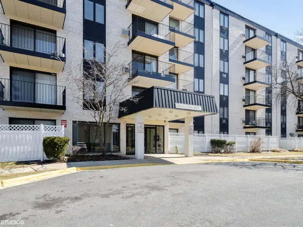9731 N Fox Glen Dr APT 6M, Niles, IL 60714