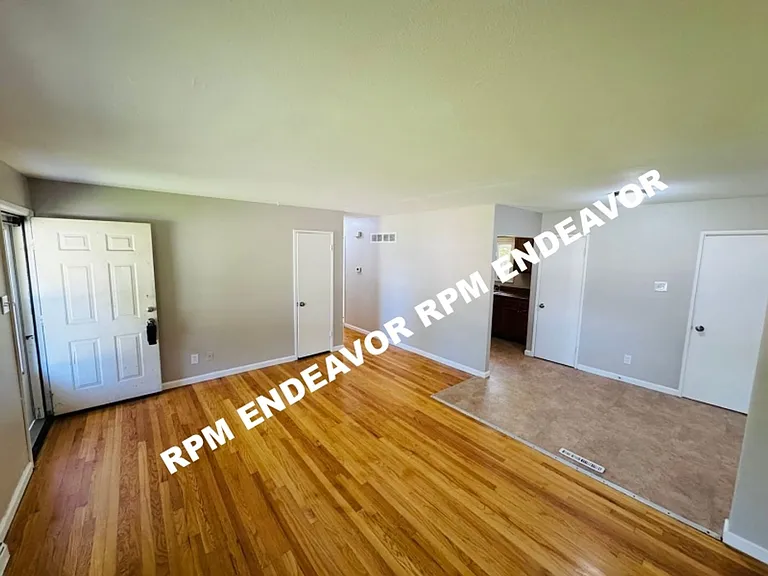 10052 Lilac Ave — Photo 4