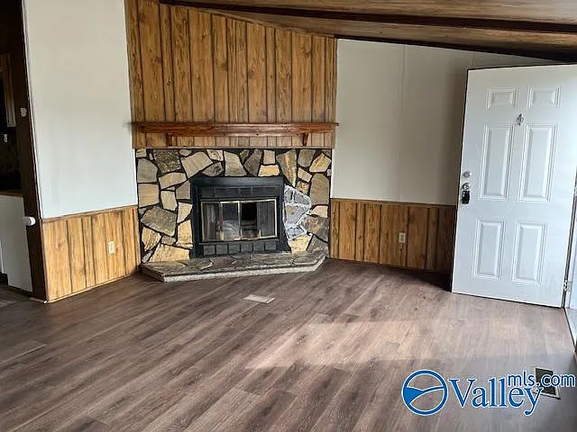 73 Lisa Ln — Photo 3
