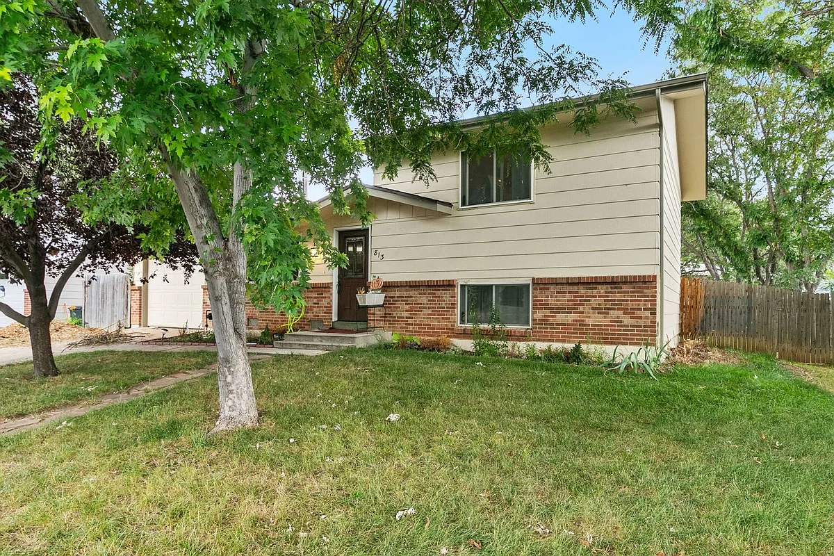 Building Photo - 813 Table Mountain Ct