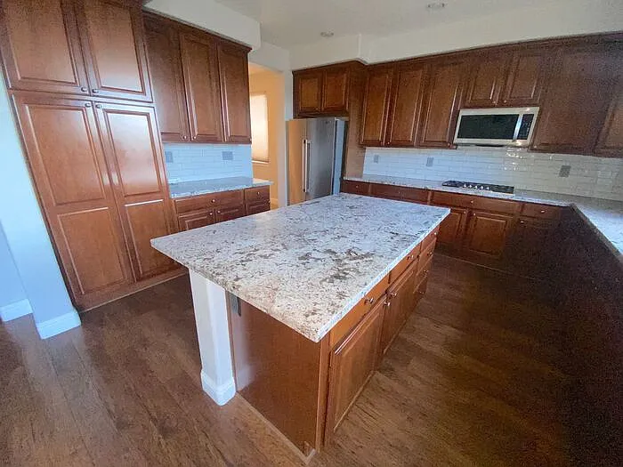 875 Sienna Park Dr — Photo 9