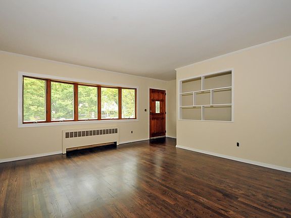 5th image of 12 Lark Ct