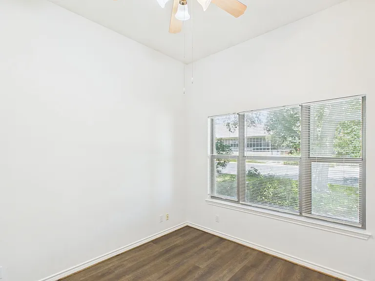 1721 Cherrywood Dr — Photo 27