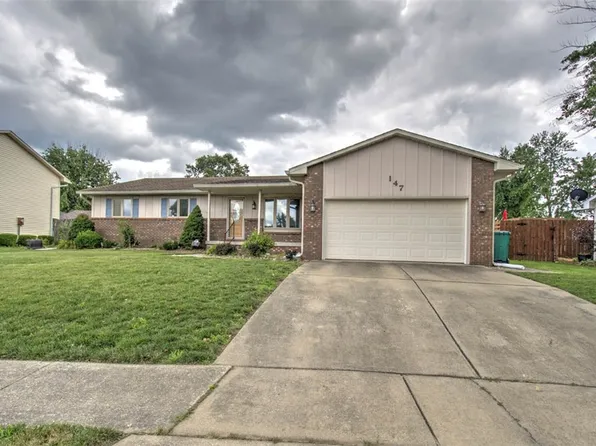 147 Fenway Dr, Decatur, IL 62521
