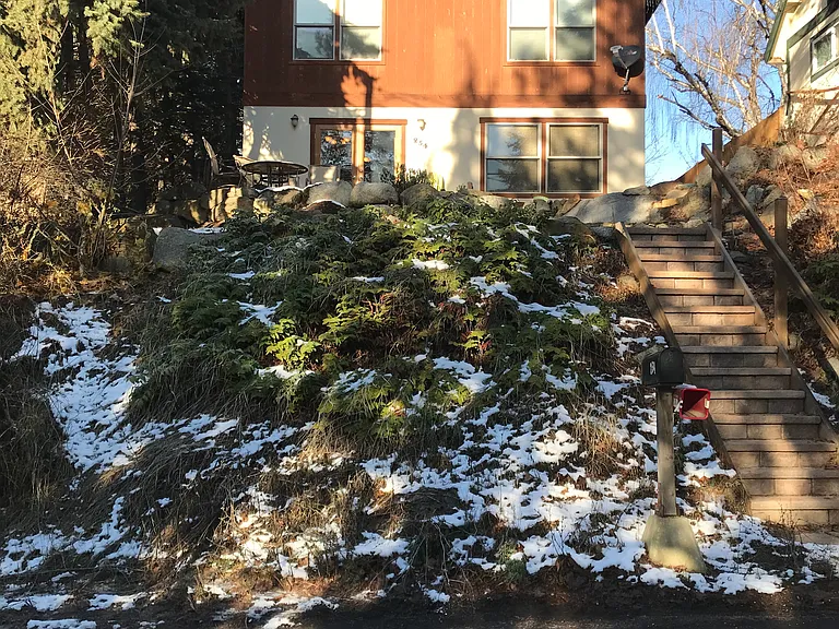 254 Whitman St — Photo 2