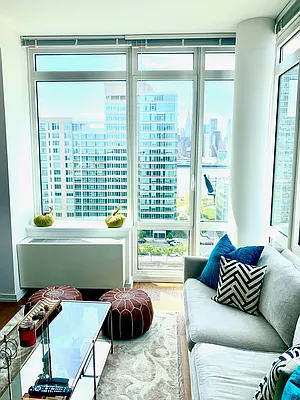 Rented by Luxury Apartments LIC | media 3