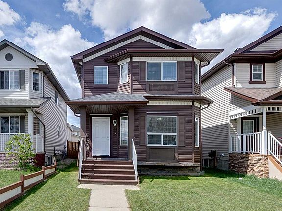 2nd image of 31 E Taralake Gdns NE