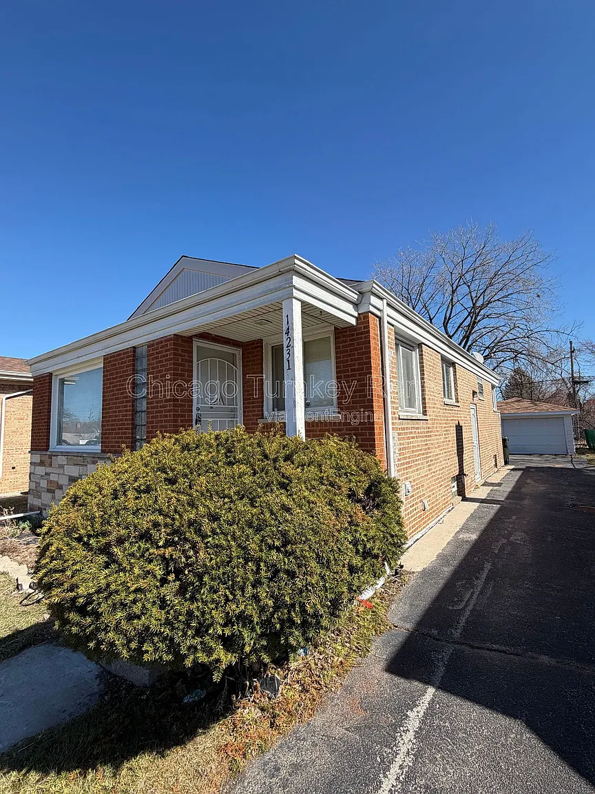 14231 Dobson Ave photo 1