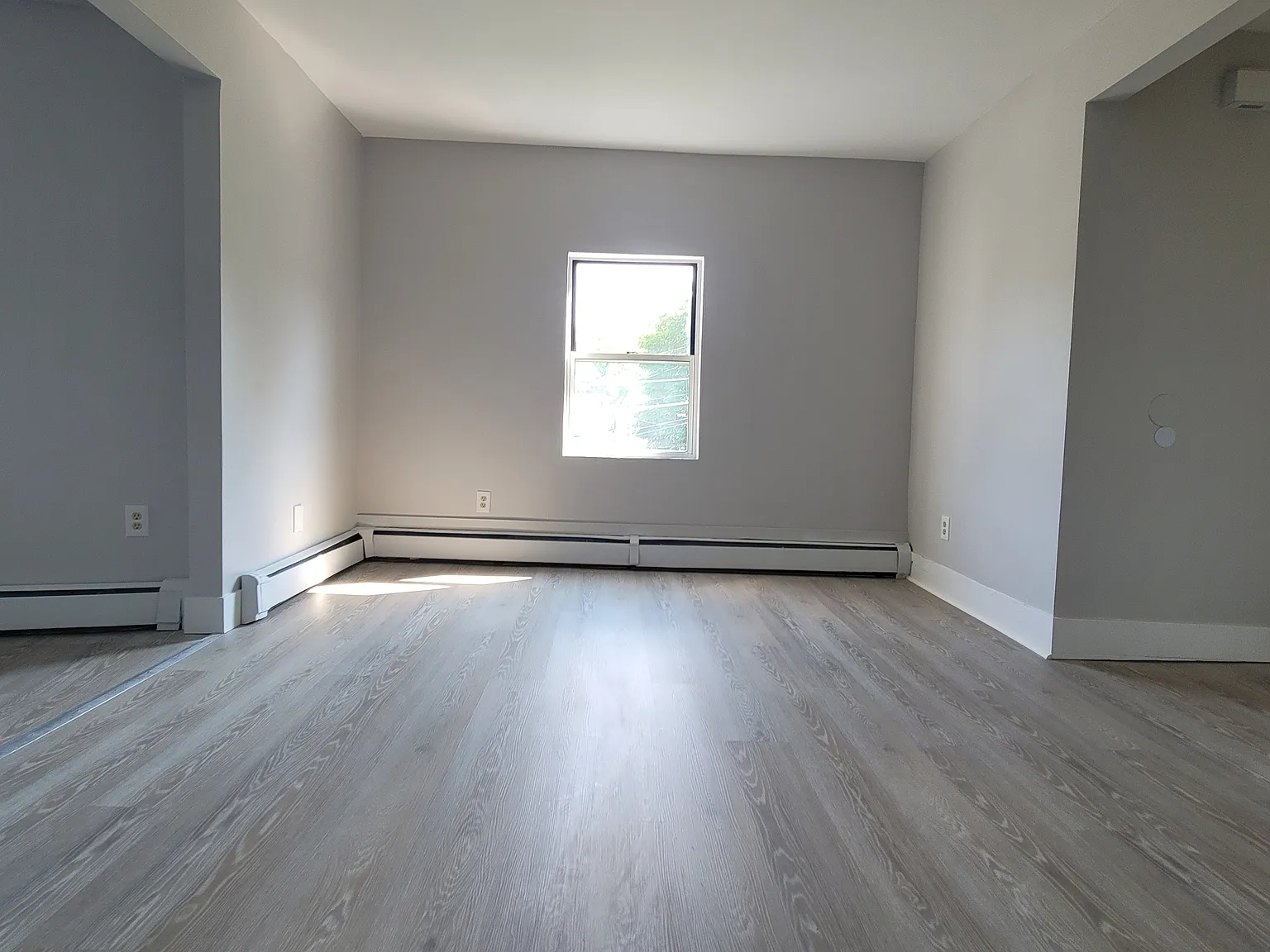 2 bed, $1,950 — Photo 2