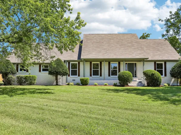 707 Davis Dr, Gallatin, TN 37066
