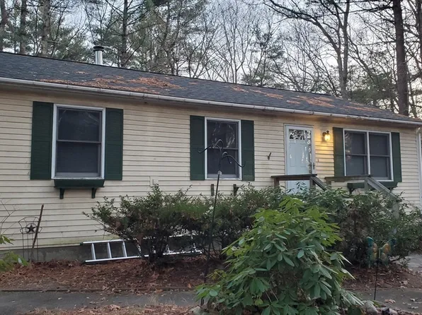 86 Spruce St, Foxboro, MA 02035