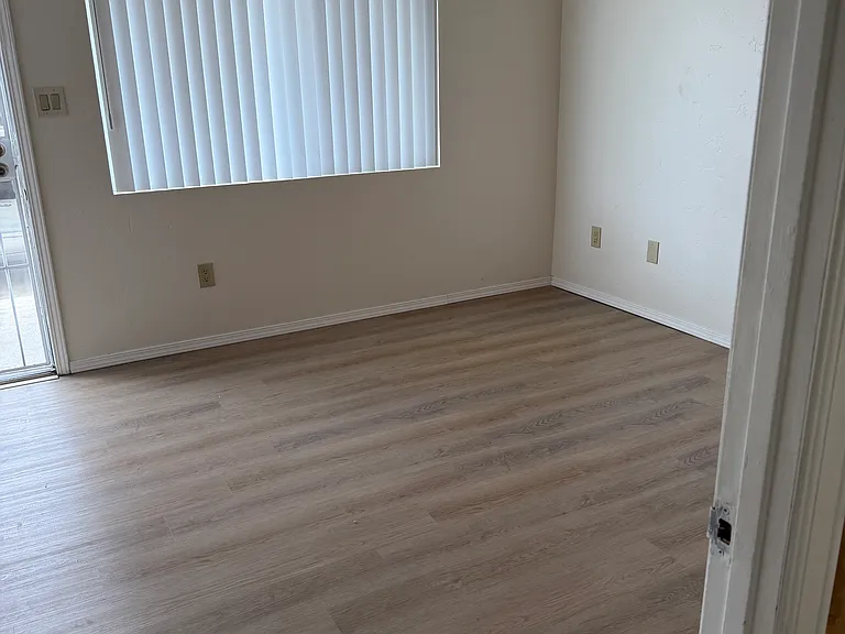 1143 Marline Ave — Photo 2
