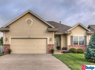 16816 Colony Cir, Omaha, NE 68136