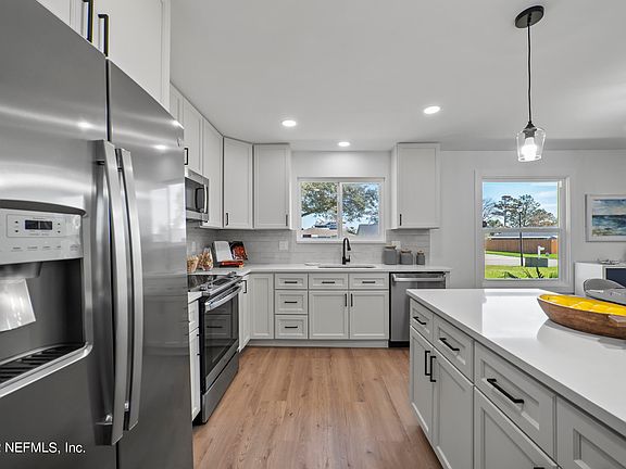 3rd image of 4536 Grassey Cay Ln