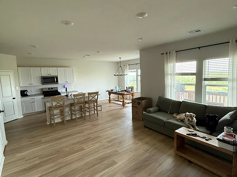 10608 Napoleon St — Photo 2
