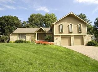 9700 W 105th St, Overland Park, KS 66212
