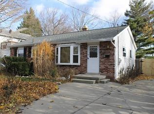 318 Pennell St, Northville, MI 48167