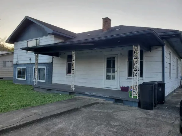 82 School St, Betsy Layne, KY 41605