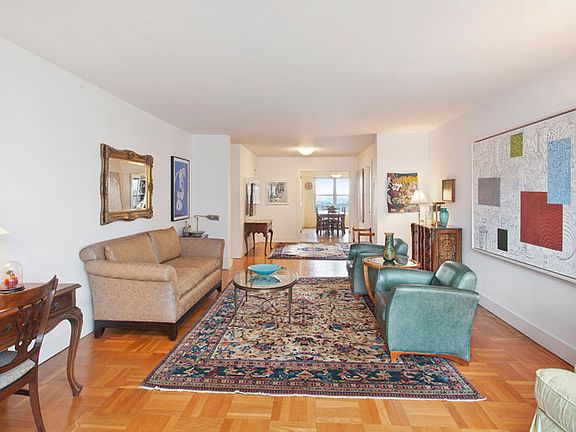 3rd image of 2 5th Ave APT 17A