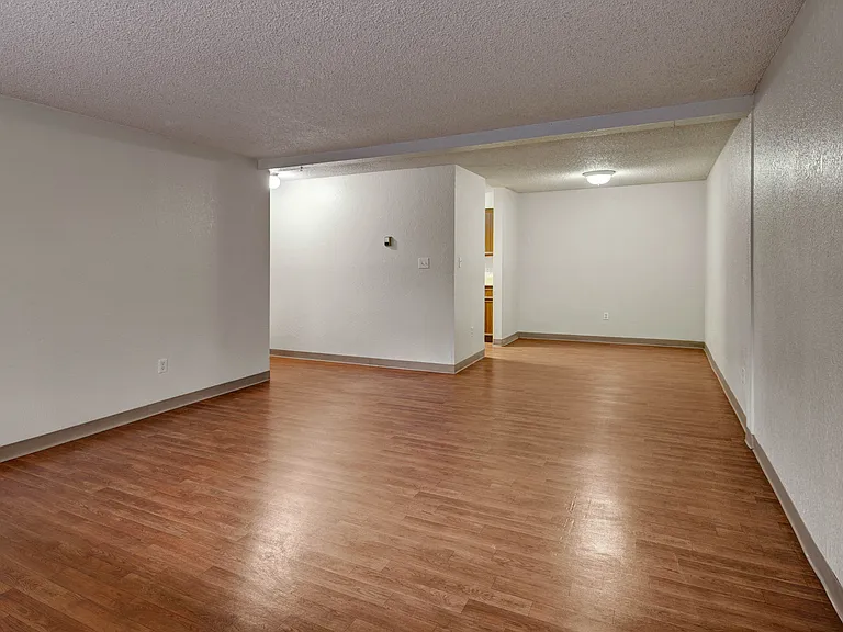 The Greenbriar — Photo 8