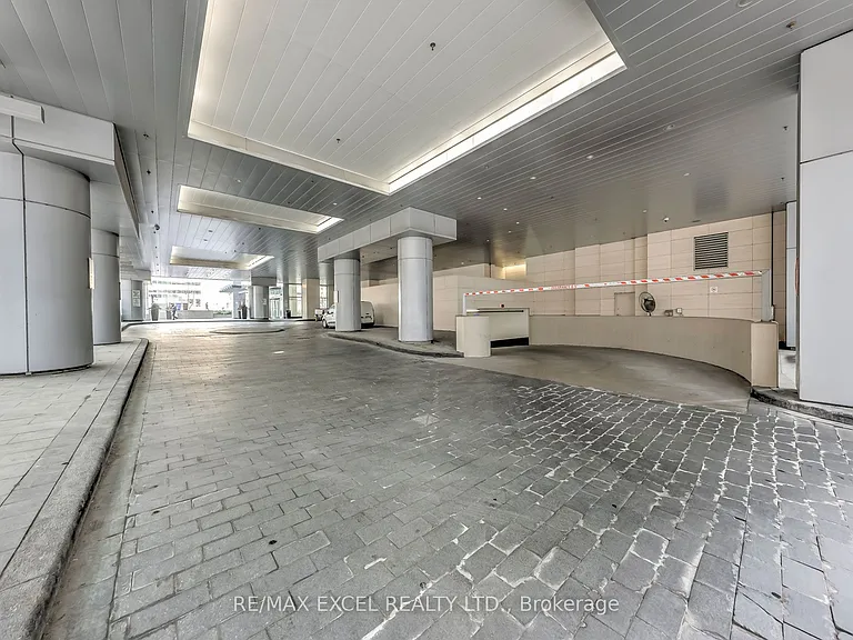 386 Yonge St #4904 — Photo 4