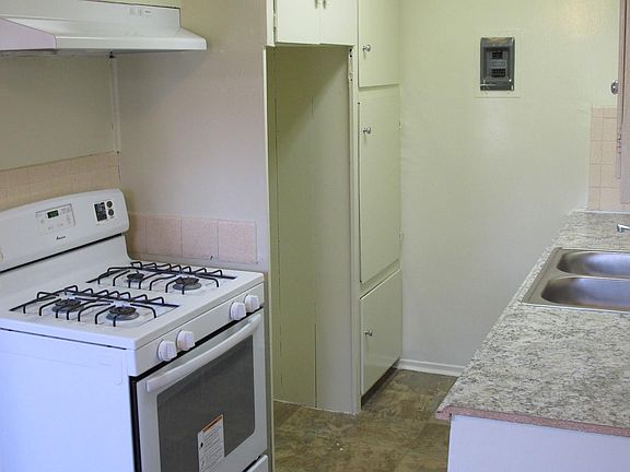 4th image of 920 S Central Ave APT 14