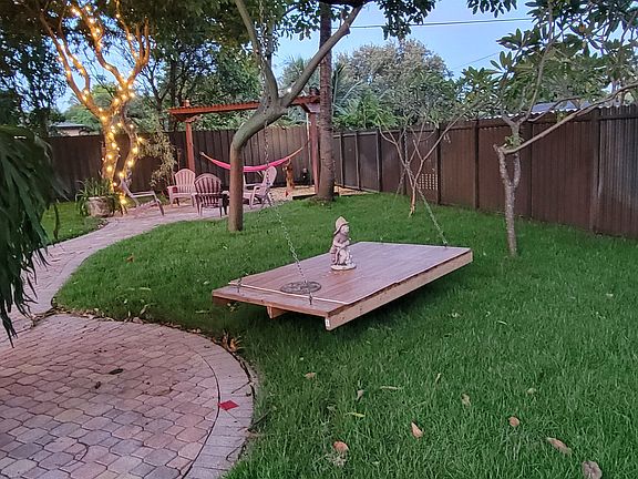 5th image of 505 NW 153rd St